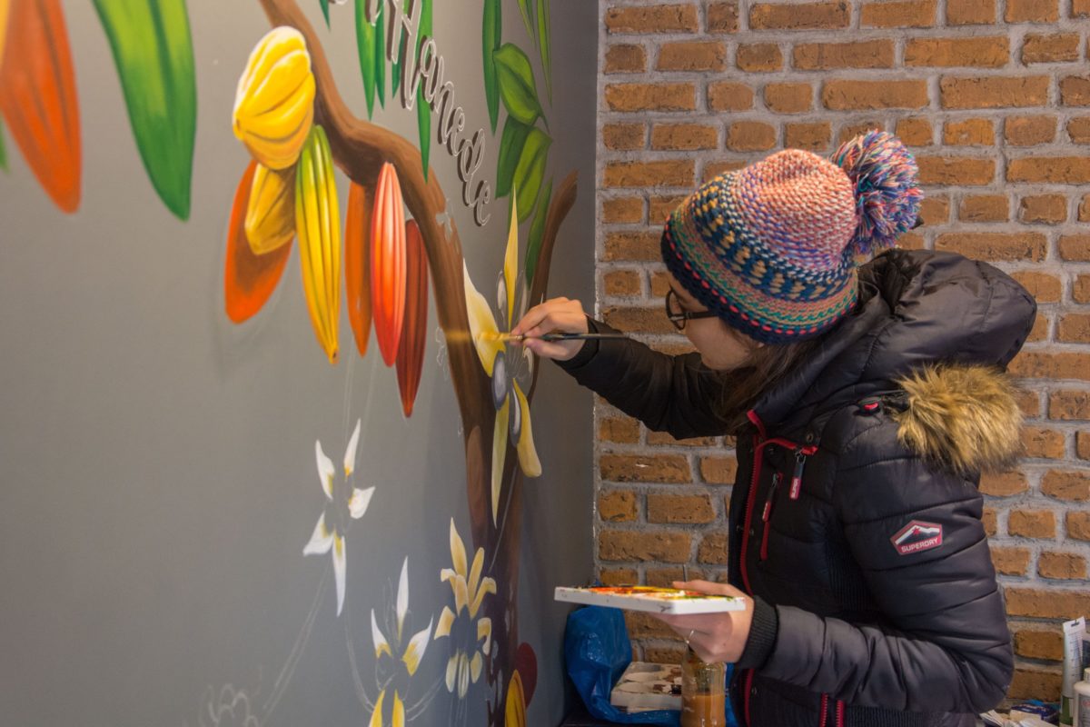 Hane Çikolata Cemre Şenoğlu